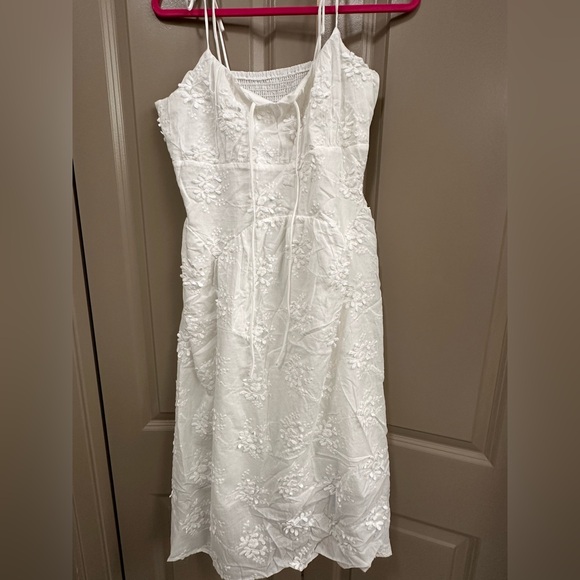 **NWT** Cider White Floral Maxi Dress - Picture 2 of 3